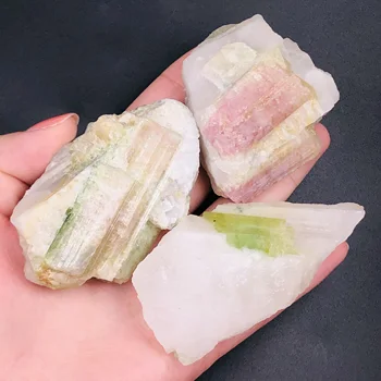 1 ADET Doğal Yeşil Pembe Turmalin Kristal Mineral Derneği işlenmemiş taş Numune Kaya Nadir Orijinal