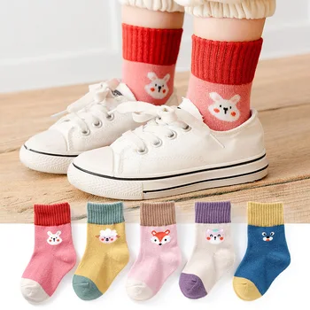 Qshare 5 çift / grup Toddler Pamuk Çorap 1-5Year Çocuk Erkek ve Kız Çorap Yenidoğan Nervürlü Katı Sıcak Bebek Giyim