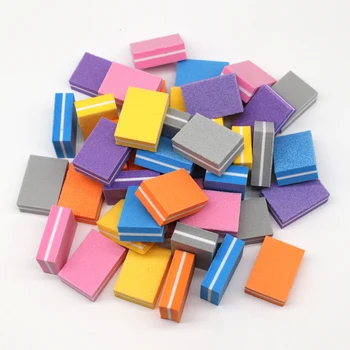 50 adet Mini Sünger tırnak törpüsü Blokları Çift taraflı Renkli Sünger Oje Zımpara Tampon Şeritleri Manikür alet takımı