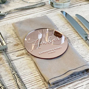 Kişiselleştirilmiş Akrilik Düğün Yer İsimleri Bardak Olarak Lüks Özel Ayna Altın kart masası Adı Konuk Oturma Dekor Kazınmış Etiket