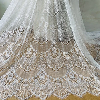 Yumuşak Pürüzsüz Kirpik Fransız Dantel Kumaş Dantel düğün elbisesi Malzeme Tarak Tasarım Kapalı beyaz, Siyah 1 Parça = 3 Metre Uzun