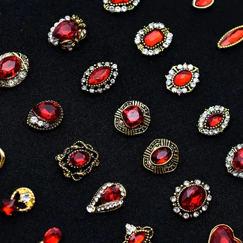 10 adet Altın 3D Kırmızı Taşlar Kristal Parlak Tırnak Taklidi Alaşım Nail Art Süslemeleri Glitter DIY Çivi Aksesuarları Malzemeleri ÜST