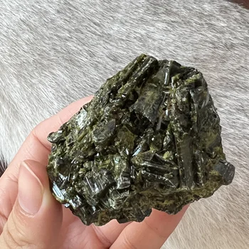 Doğal Yeşil Turmalin Ham Kristal Mineral Örneği Dekor Feng Shui Reiki Taşlar Şifa