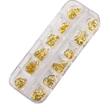 1 Kutu 12 İzgaralar Nail Art Altın Metal Takılar Çerçeve İçi Boş Çapraz Kalp Yıldız Farklı Şekiller Tırnak Perçinler Manikür Aksesuarları Çıkartmaları