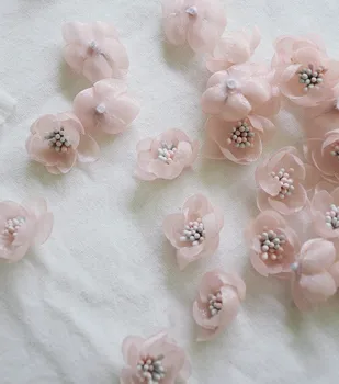 10 ADET DIY Düğün Headdress Malzemeleri 3D Çiçek Akşam Elbise Çiçek Parça Aksesuarları Simülasyon Renkli Organze Yaprakları 2.5 CM
